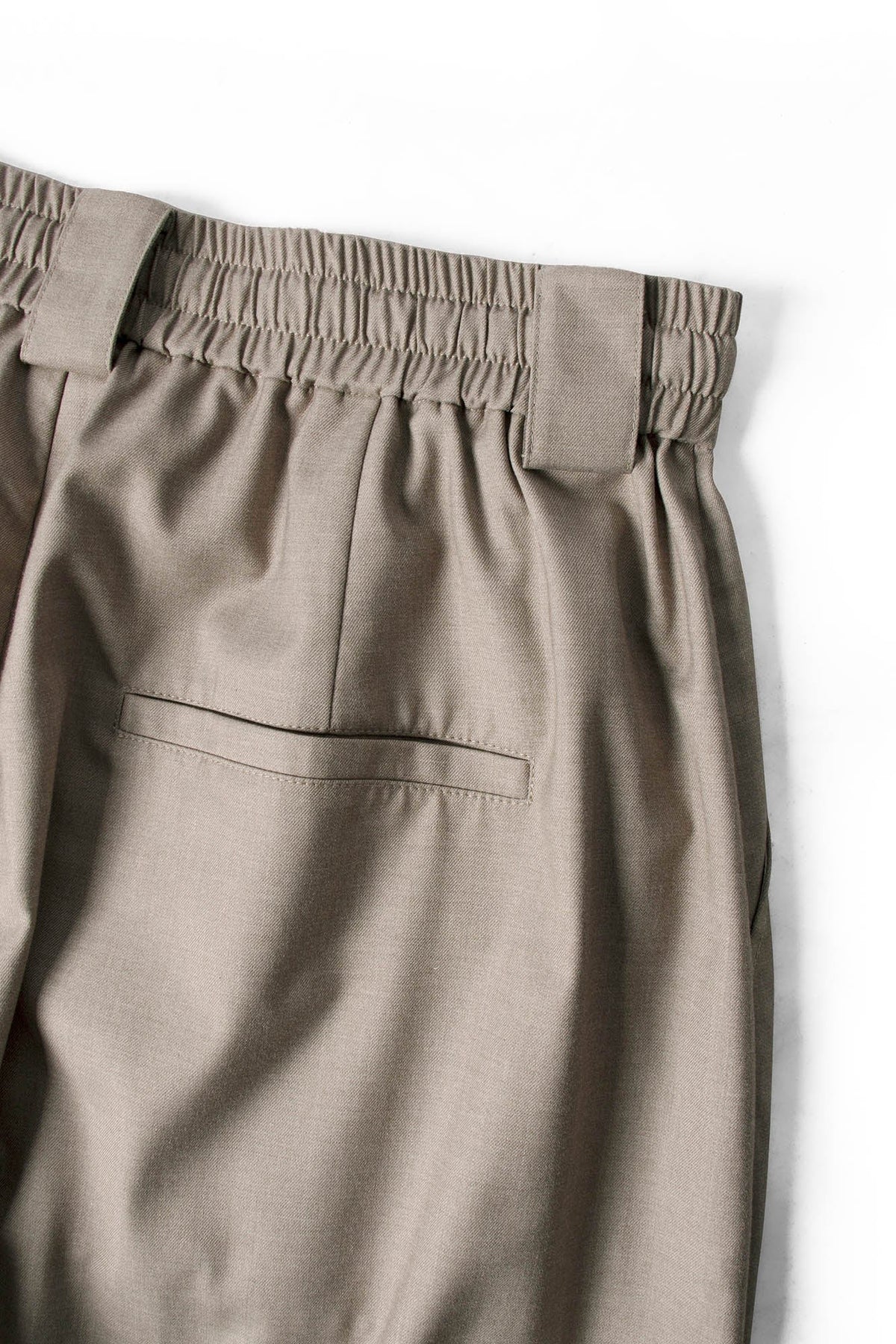 RELABEL Pleated Drawstring Curved Wide-Leg Trousers