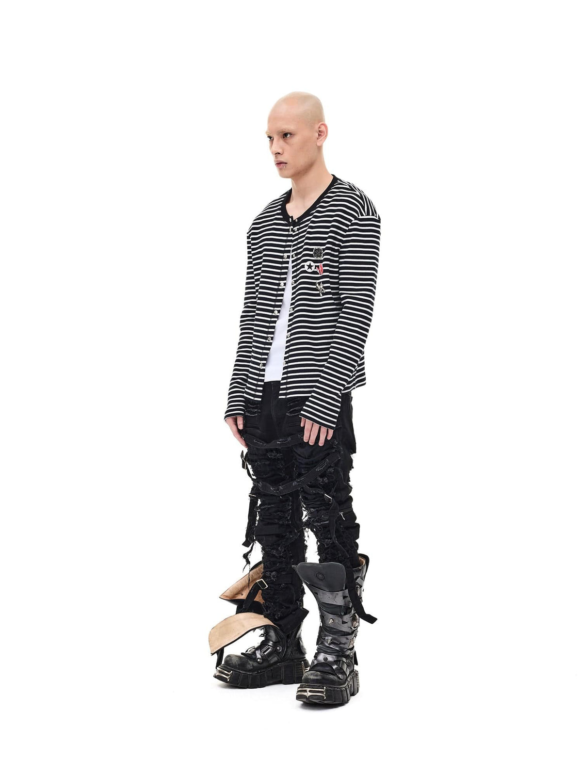 WHISTLEHUNTER Striped Badge Snap Slim Cardigan