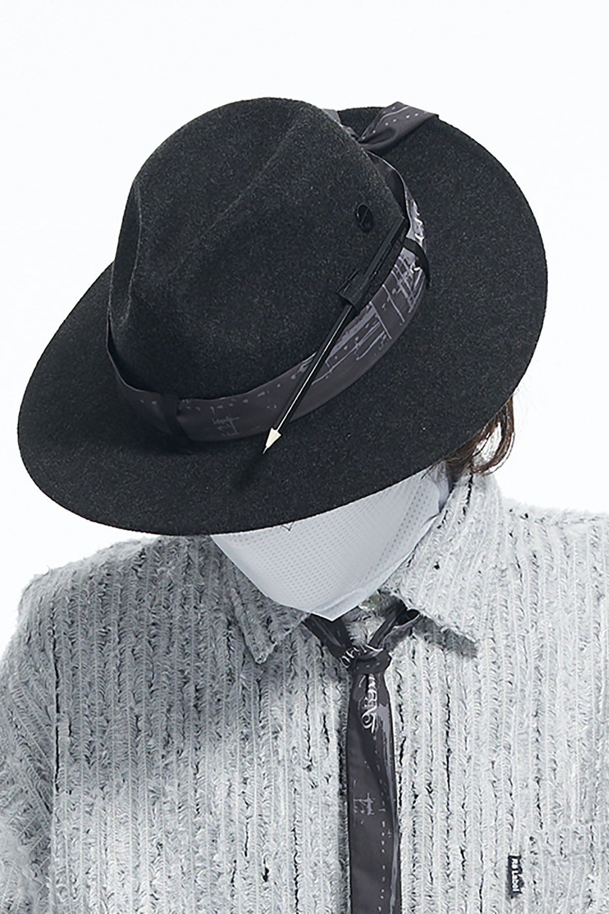 RELABEL Wool Felt Detachable Silk-Scarf Fedora Hat