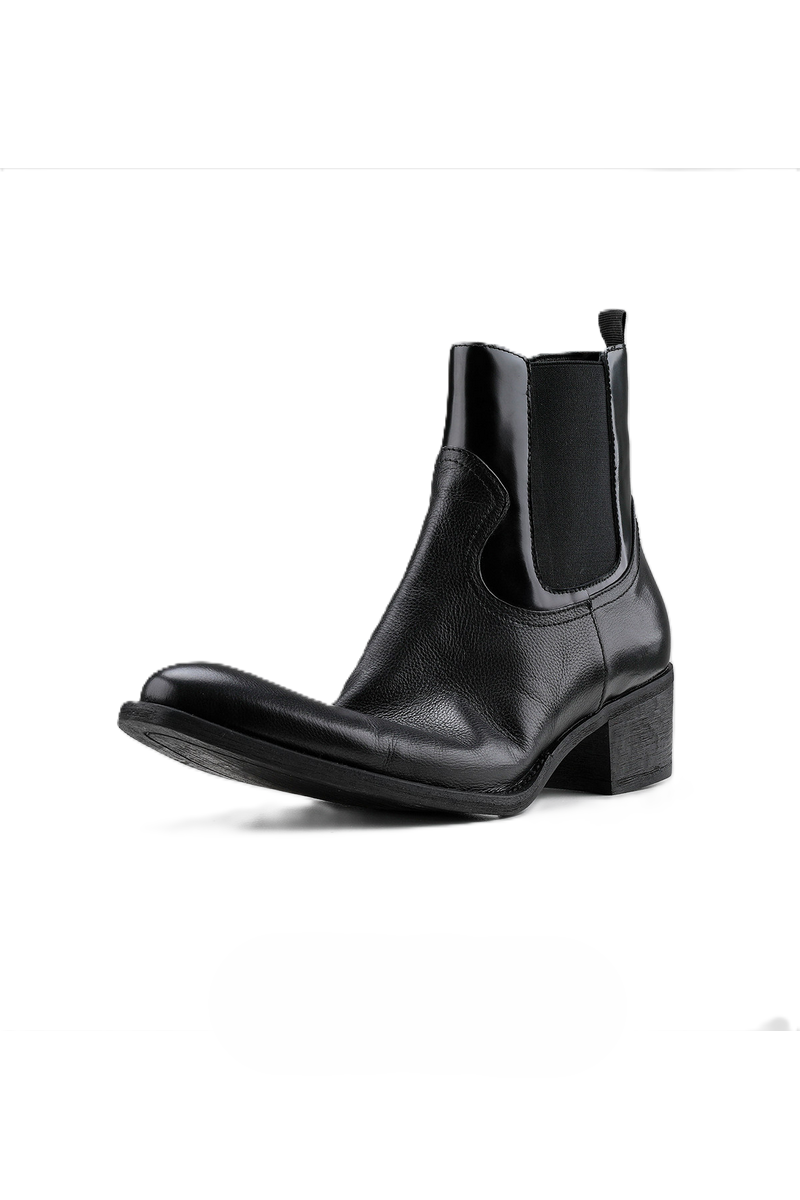 Pointed Toe Chelsea Boots