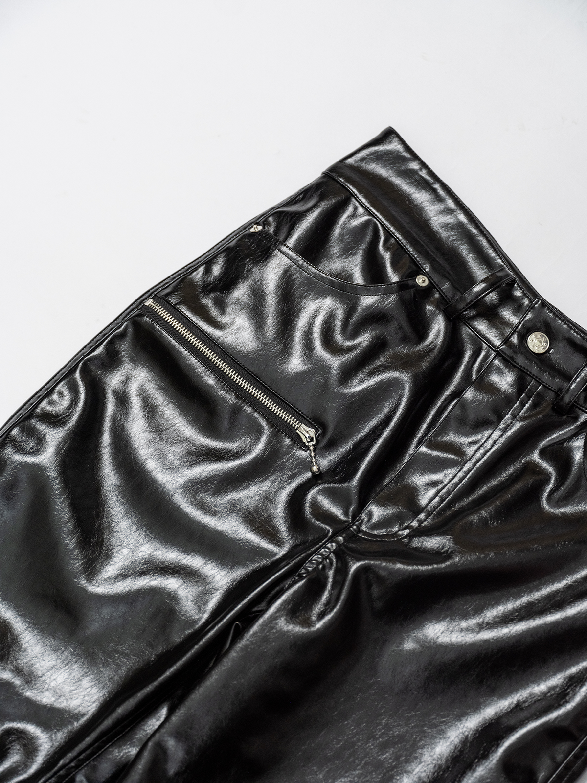 KADAKADA Glossy PU Straight-Leg Pants