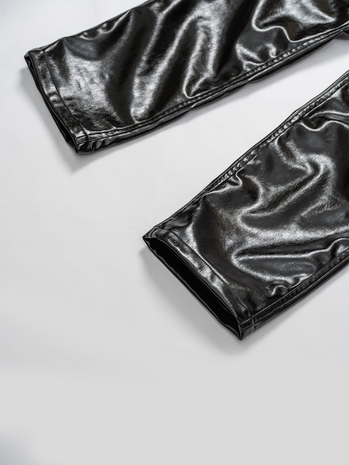 KADAKADA Glossy PU Straight-Leg Pants
