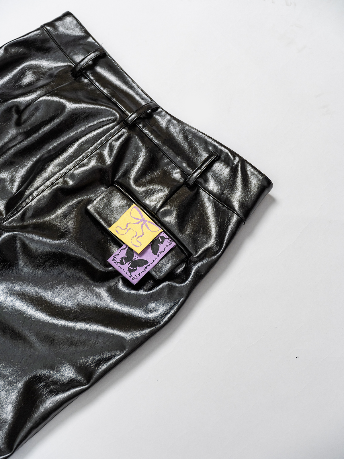 KADAKADA Glossy PU Straight-Leg Pants
