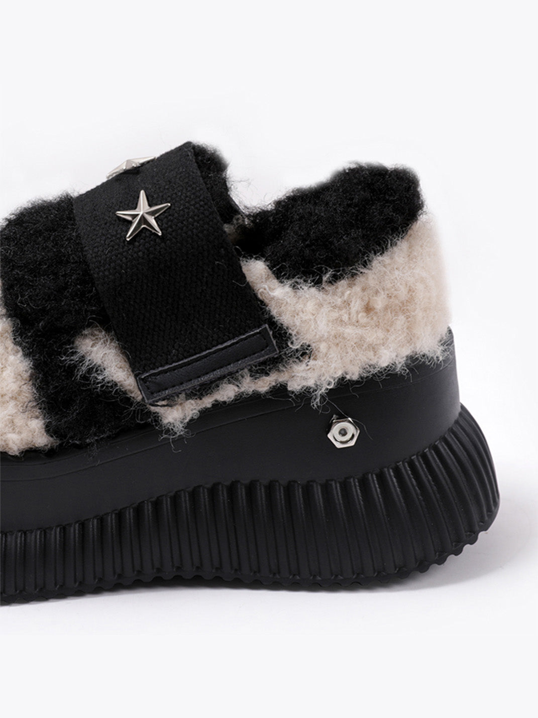 Beige Y2K Platform Fuzzy Star Detail Sneakers