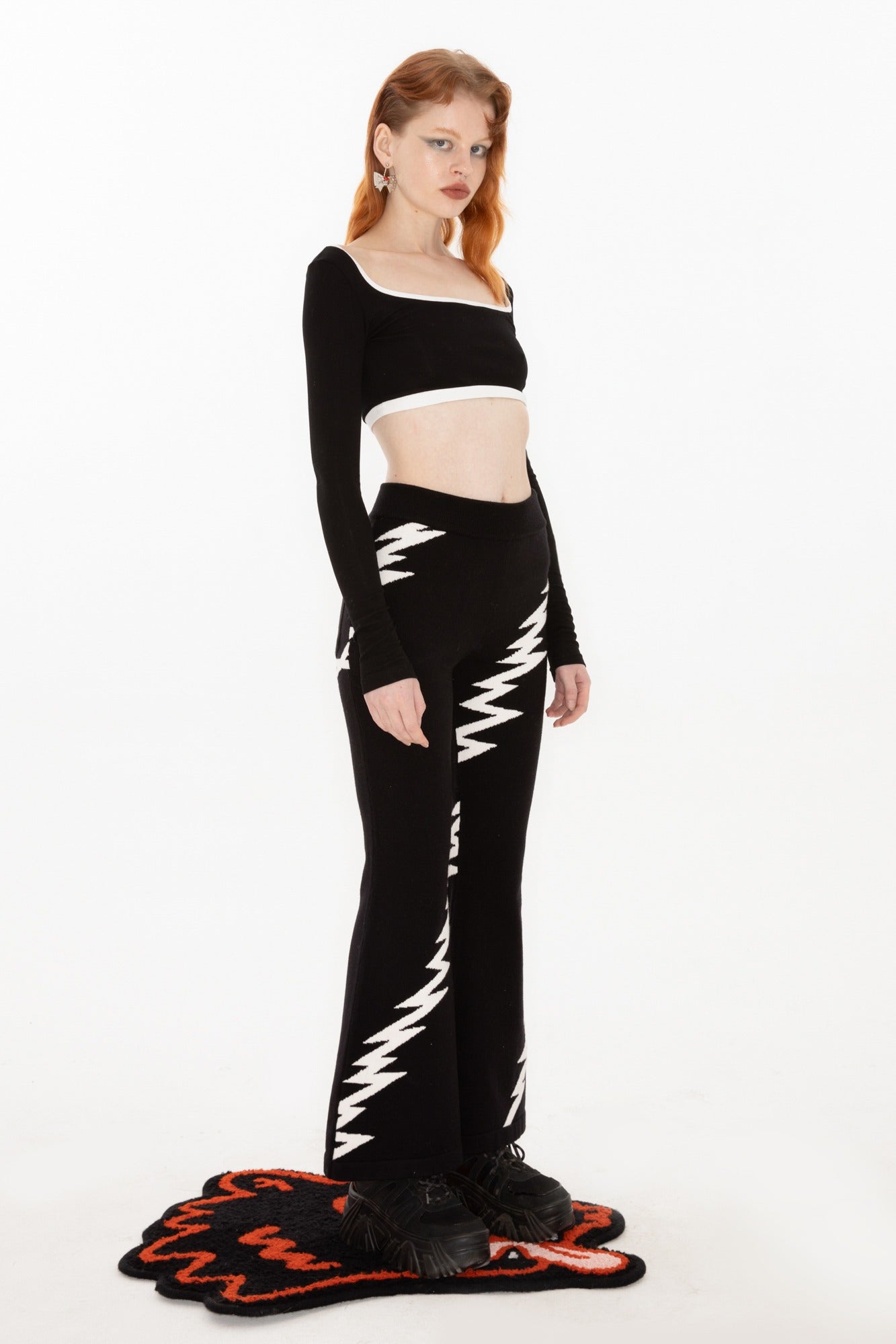 Lightning Embroidery Knit Flare Pants with Monochrome Warmth [ID:0140PA]