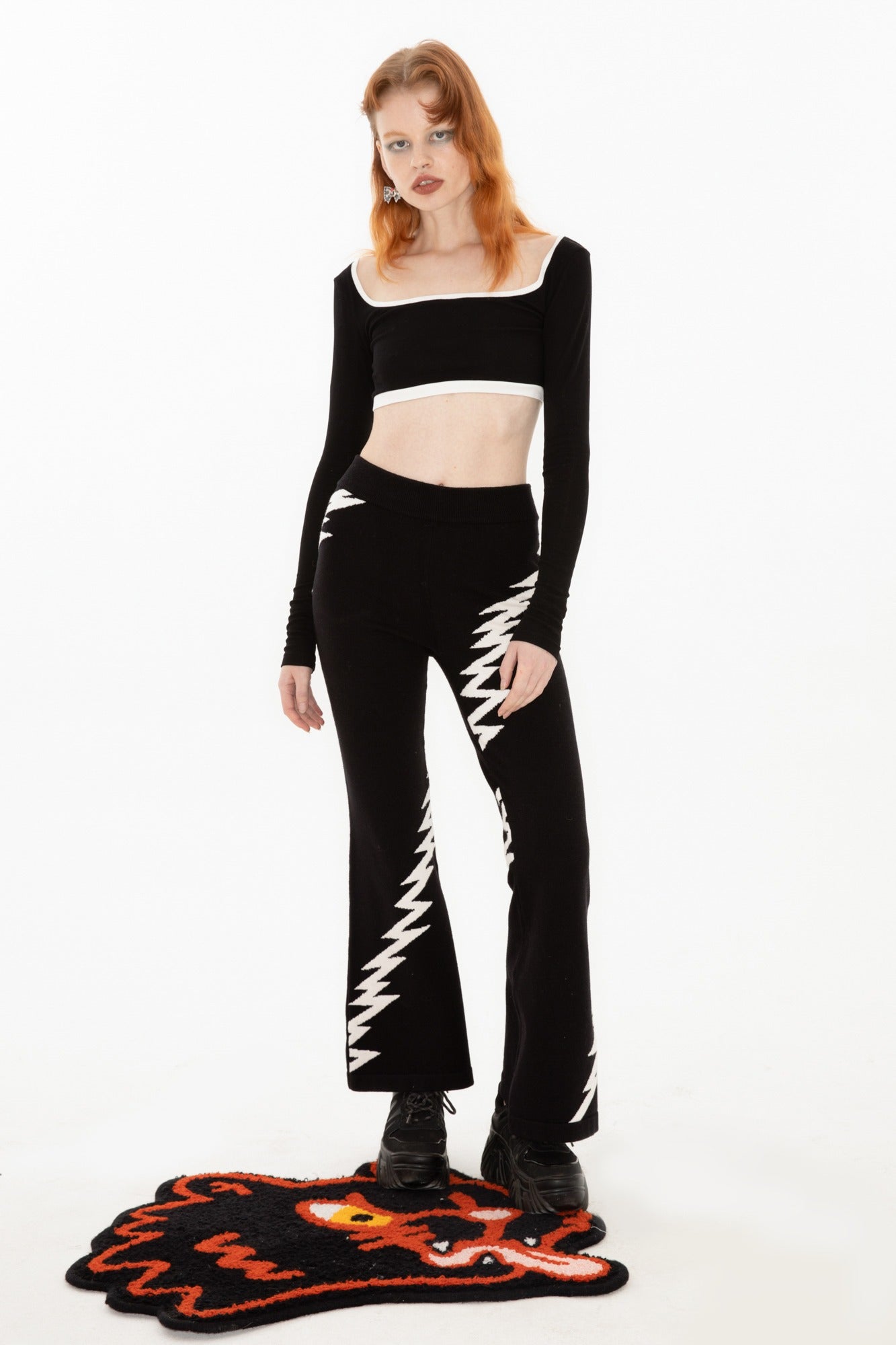 Lightning Embroidery Knit Flare Pants with Monochrome Warmth [ID:0140PA]