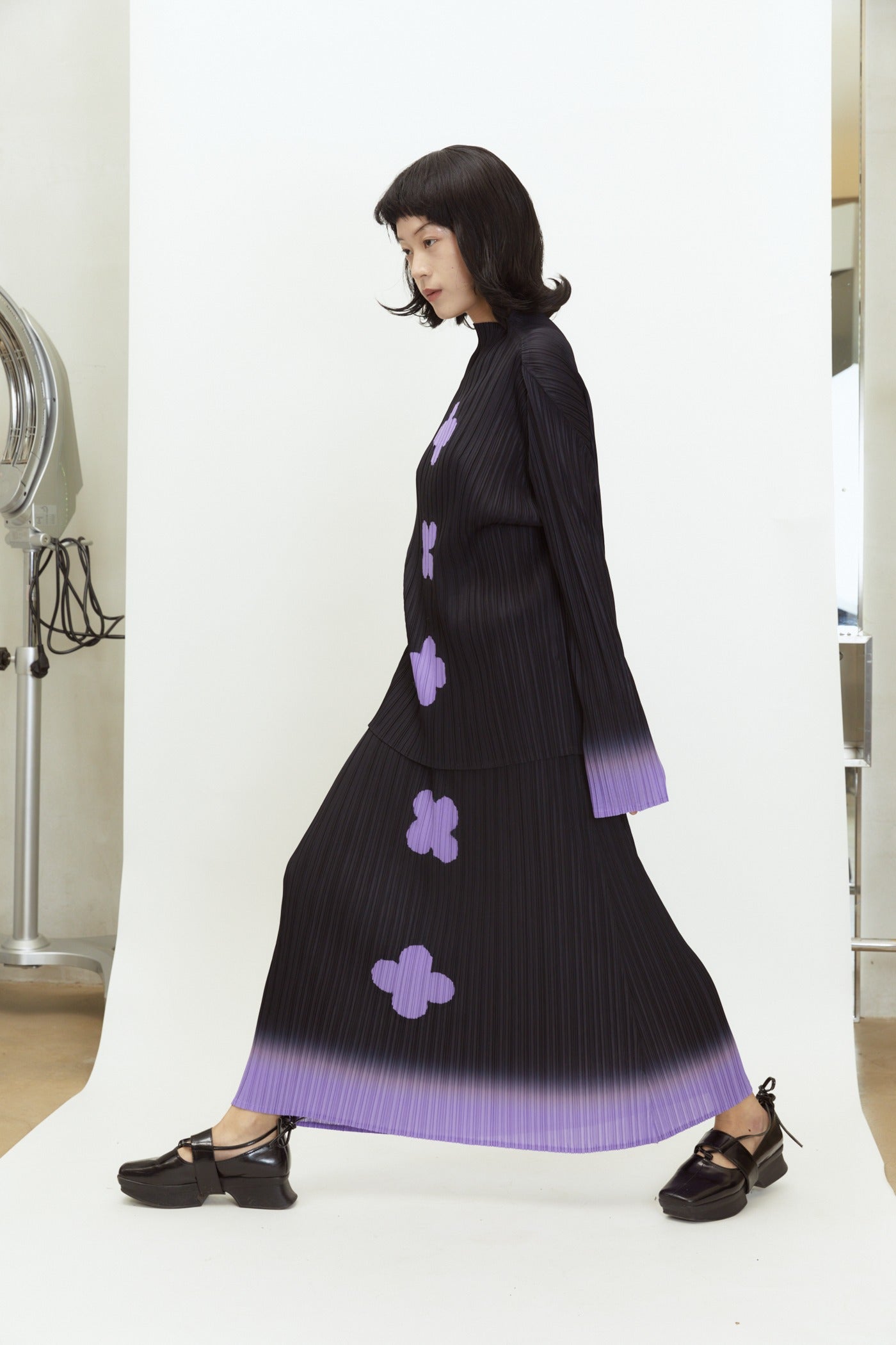 Gradient Pleated Floral Print A-Line Skirt in Black and Purple [ID:0142SK]