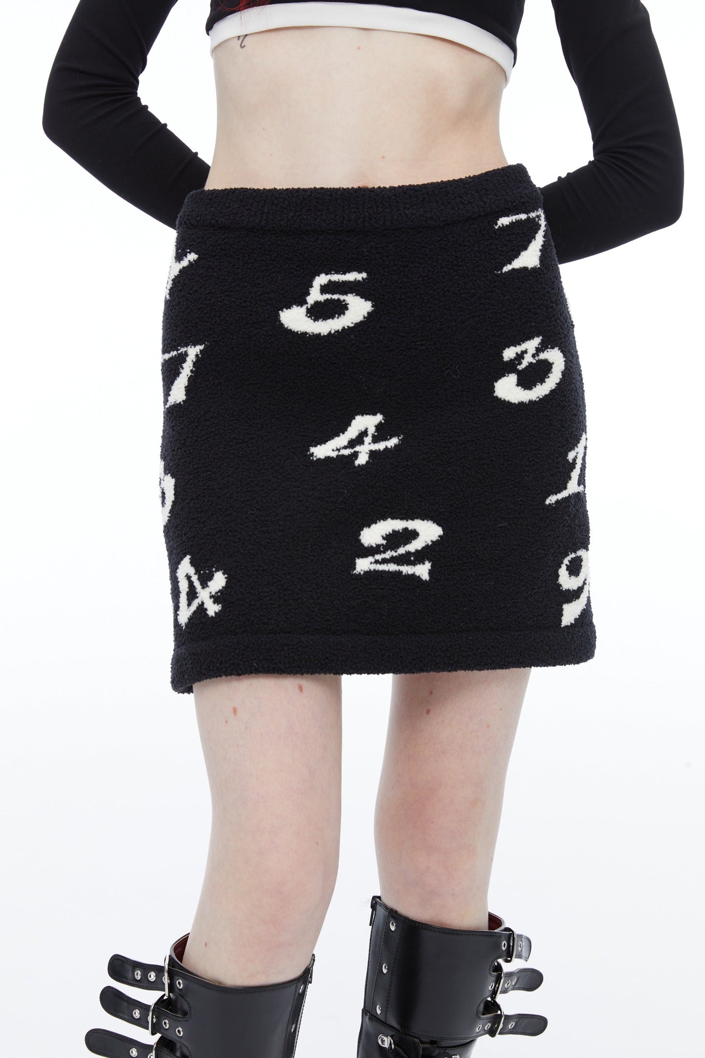 Original Black and White Jacquard Knit Skirt – Soft Elastic Waist Mini Design [ID:0146SK]