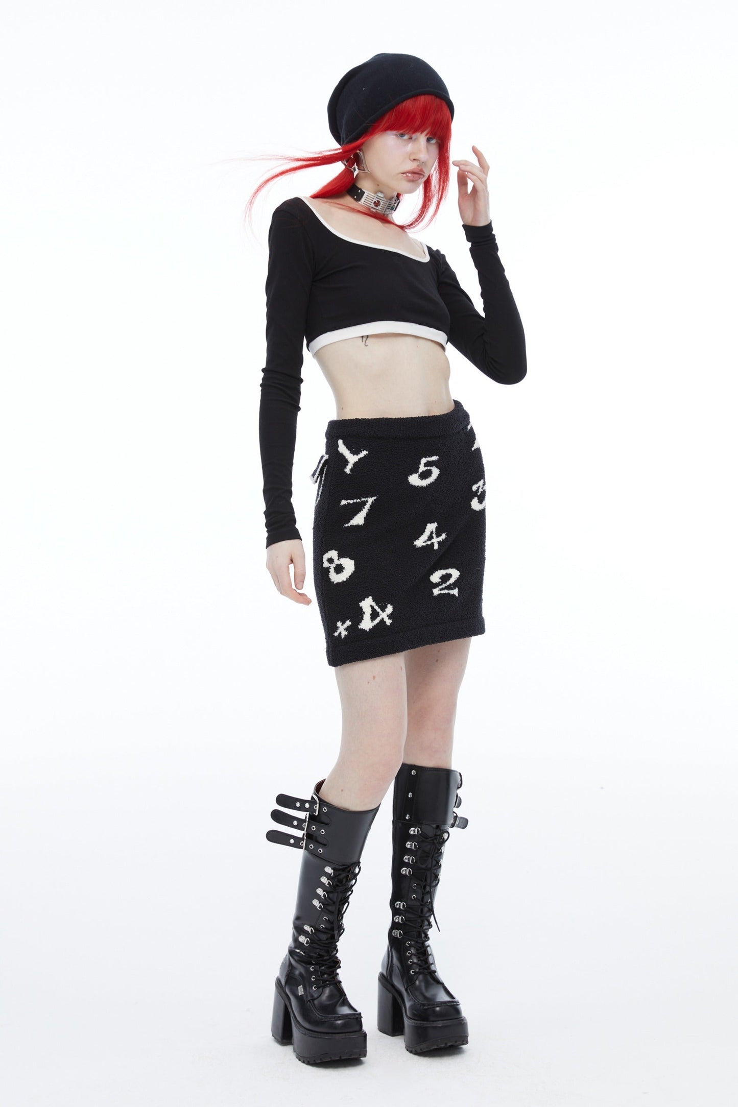 Original Black and White Jacquard Knit Skirt – Soft Elastic Waist Mini Design [ID:0146SK]