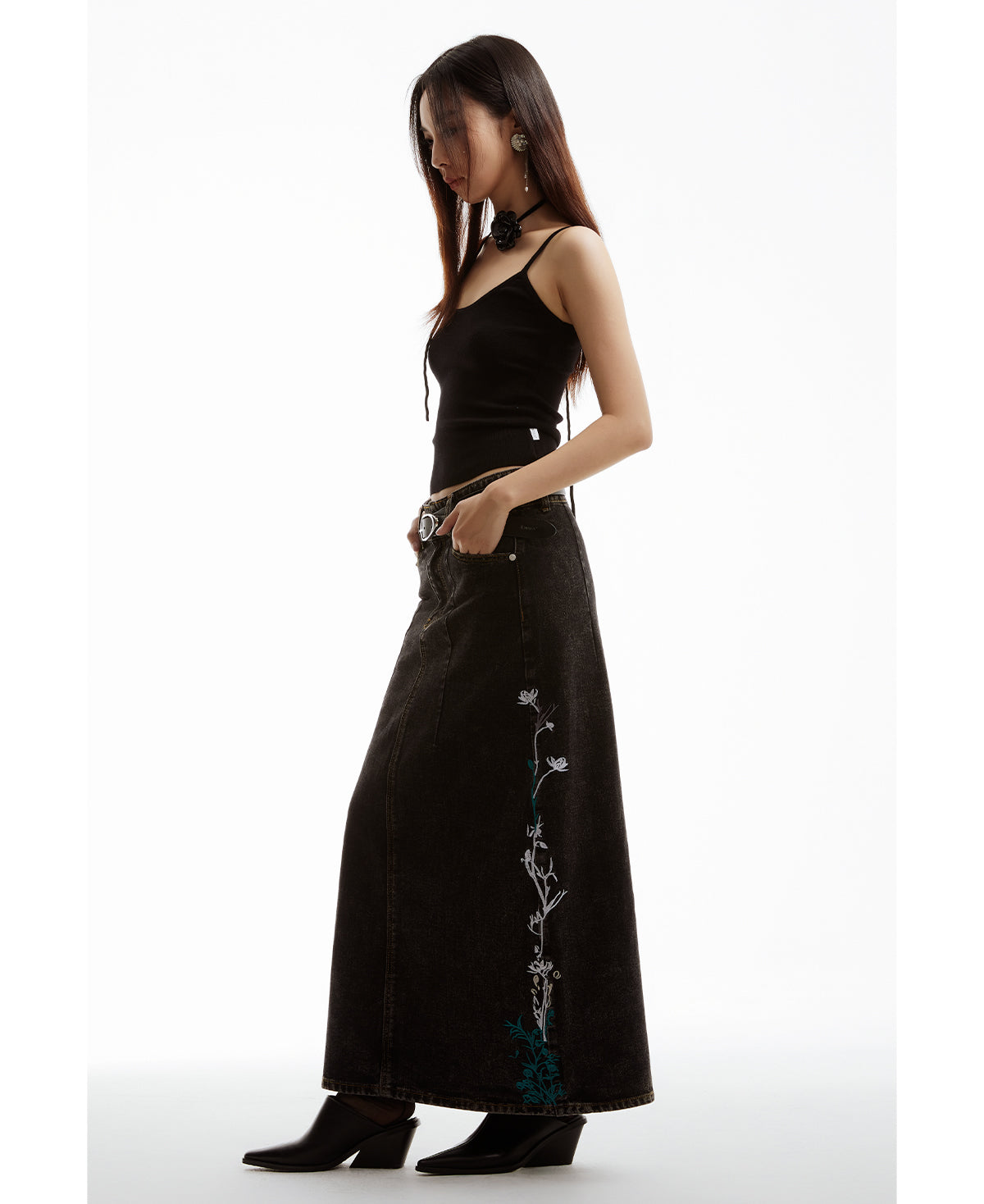 Embroidered Floral Vintage Washed Black Denim Skirt [ID:0322SK]
