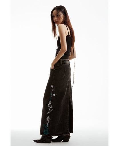 Embroidered Floral Vintage Washed Black Denim Skirt [ID:0322SK]