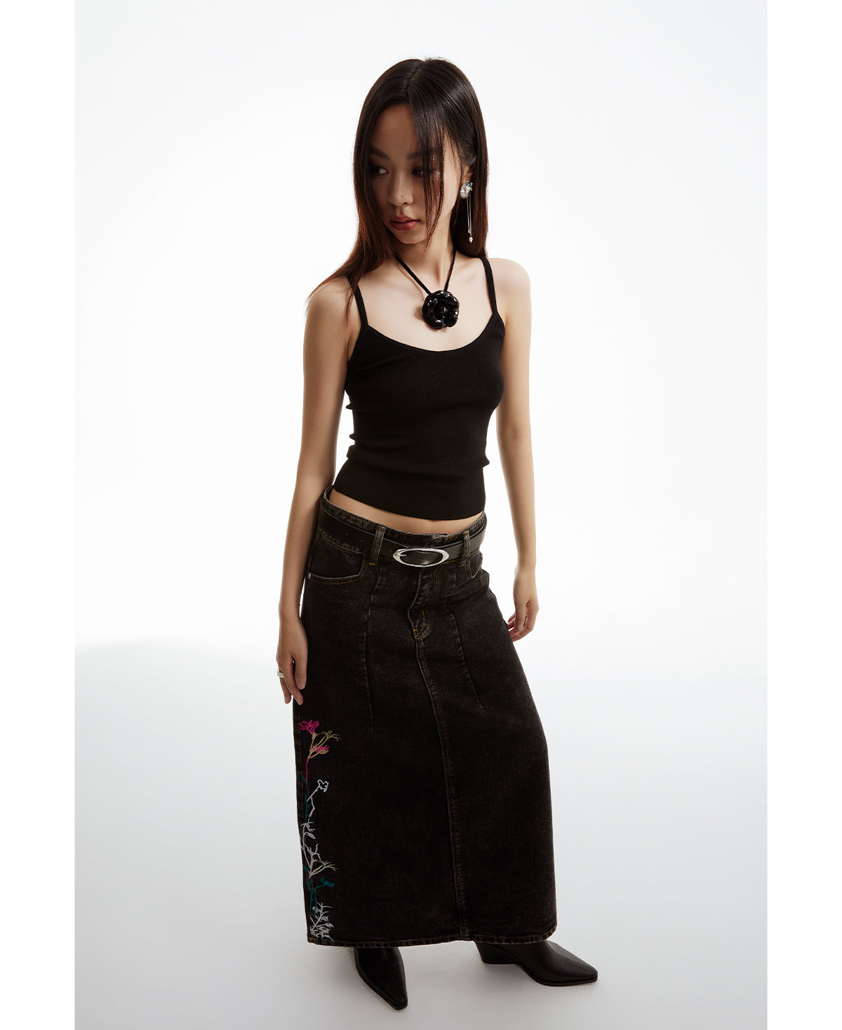 Embroidered Floral Vintage Washed Black Denim Skirt [ID:0322SK]