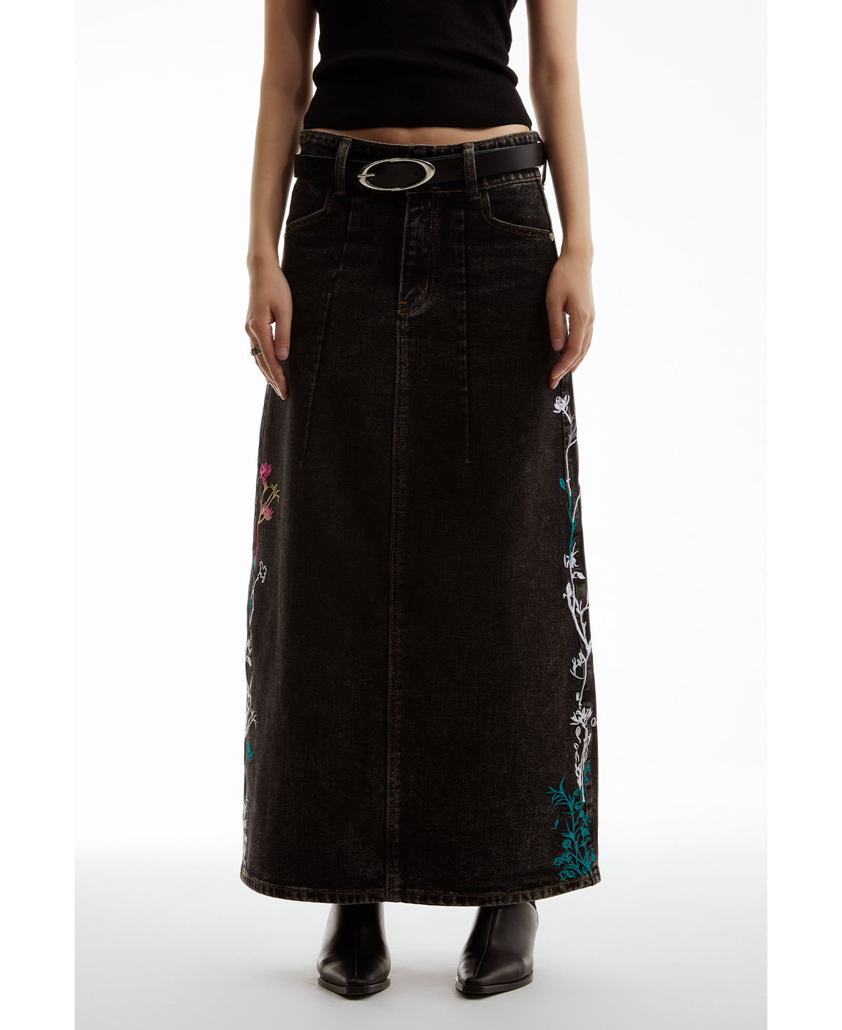Embroidered Floral Vintage Washed Black Denim Skirt [ID:0322SK]