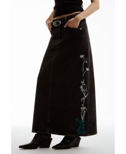 Embroidered Floral Vintage Washed Black Denim Skirt [ID:0322SK]
