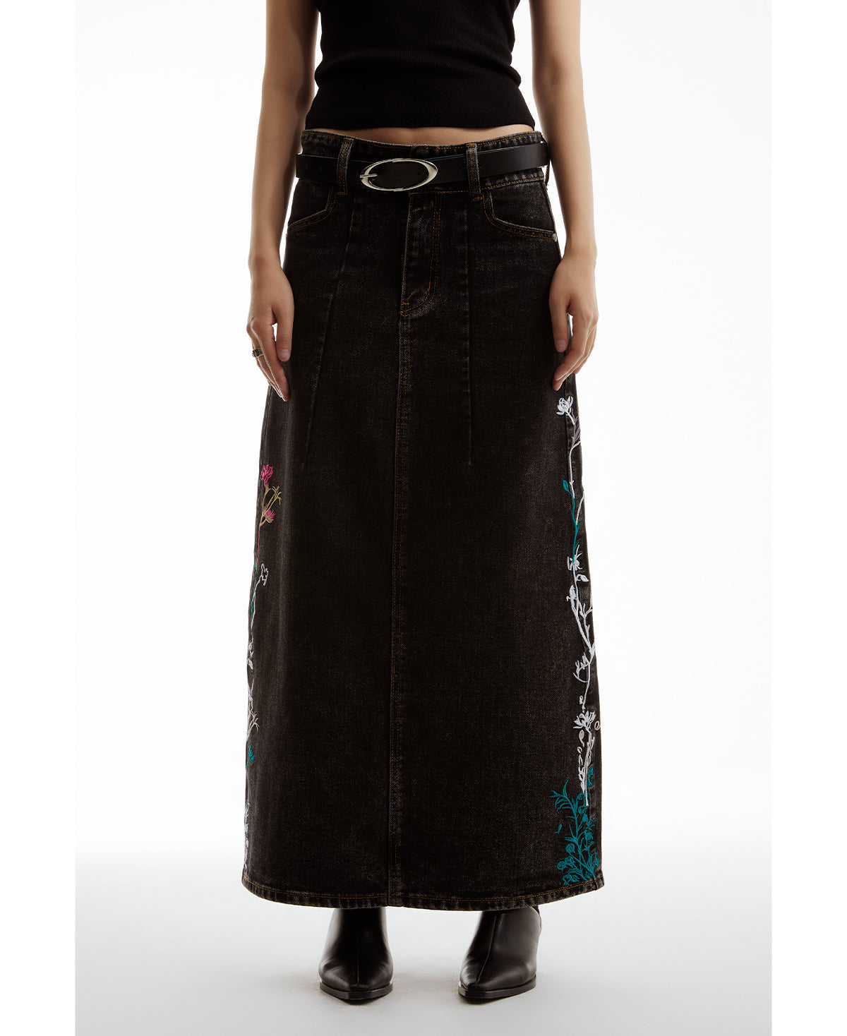 Embroidered Floral Vintage Washed Black Denim Skirt [ID:0322SK]