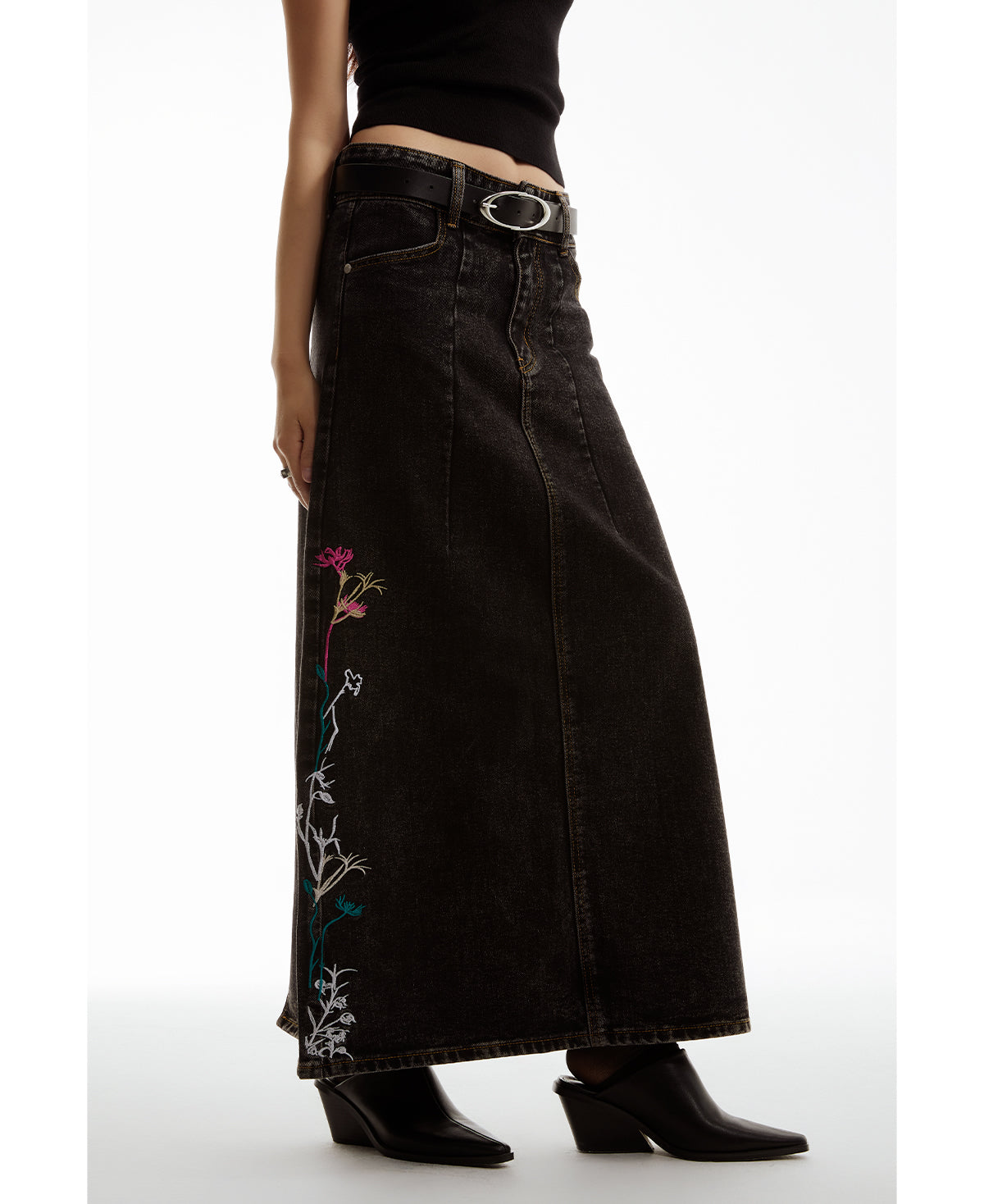Embroidered Floral Vintage Washed Black Denim Skirt [ID:0322SK]