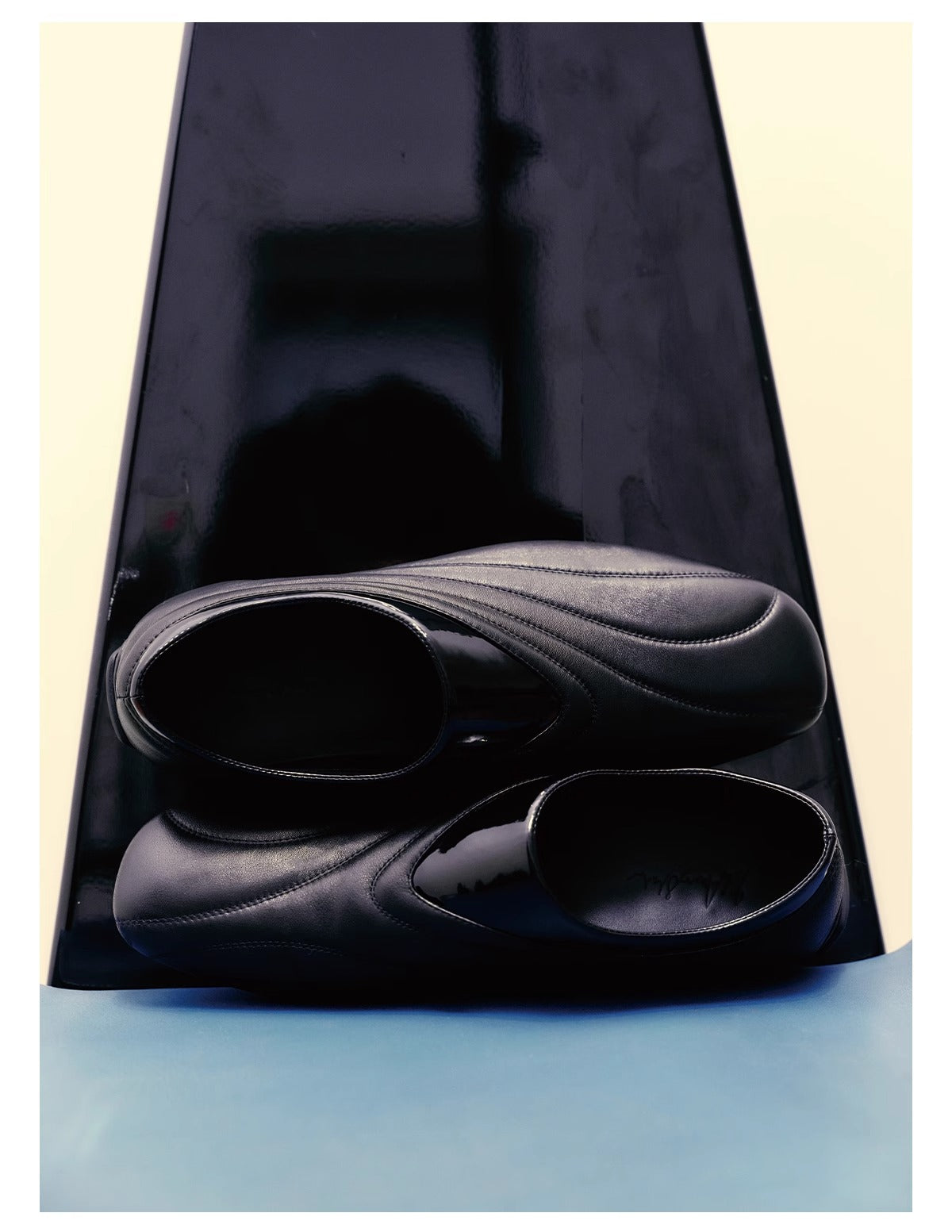 Luxury Streamlined Lightweight Calfskin Racing Sneaker [ID:0519SH]