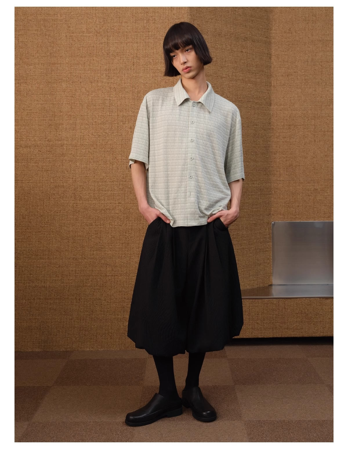 Textured Jacquard Leaf Pattern Black Pleated Cropped Pants [ID:0523PA]