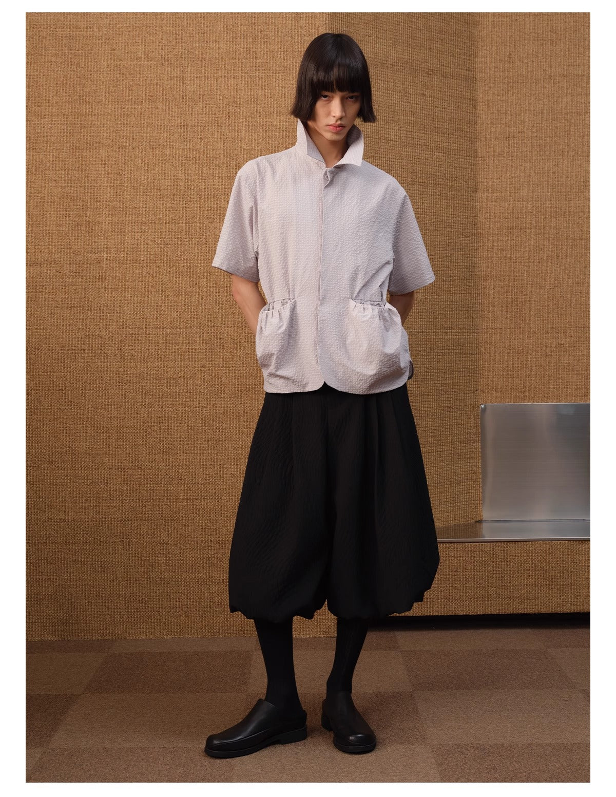 Textured Jacquard Leaf Pattern Black Pleated Cropped Pants [ID:0523PA]