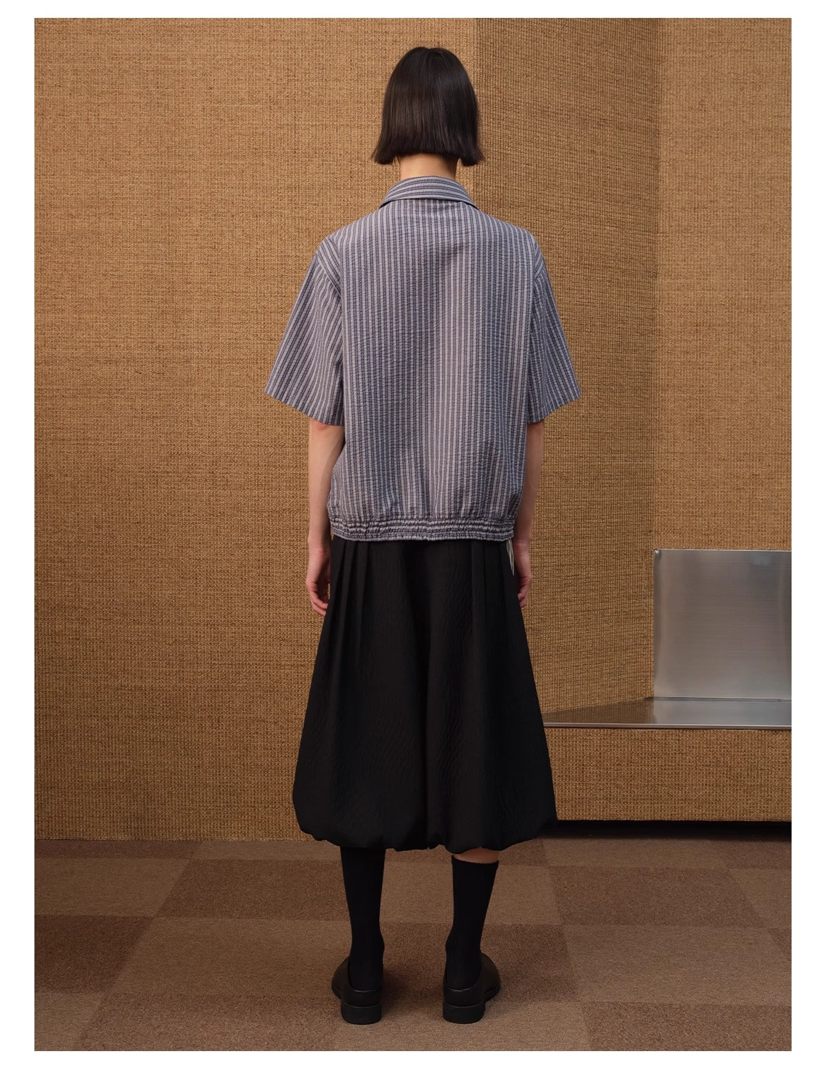 Textured Jacquard Leaf Pattern Black Pleated Cropped Pants [ID:0523PA]