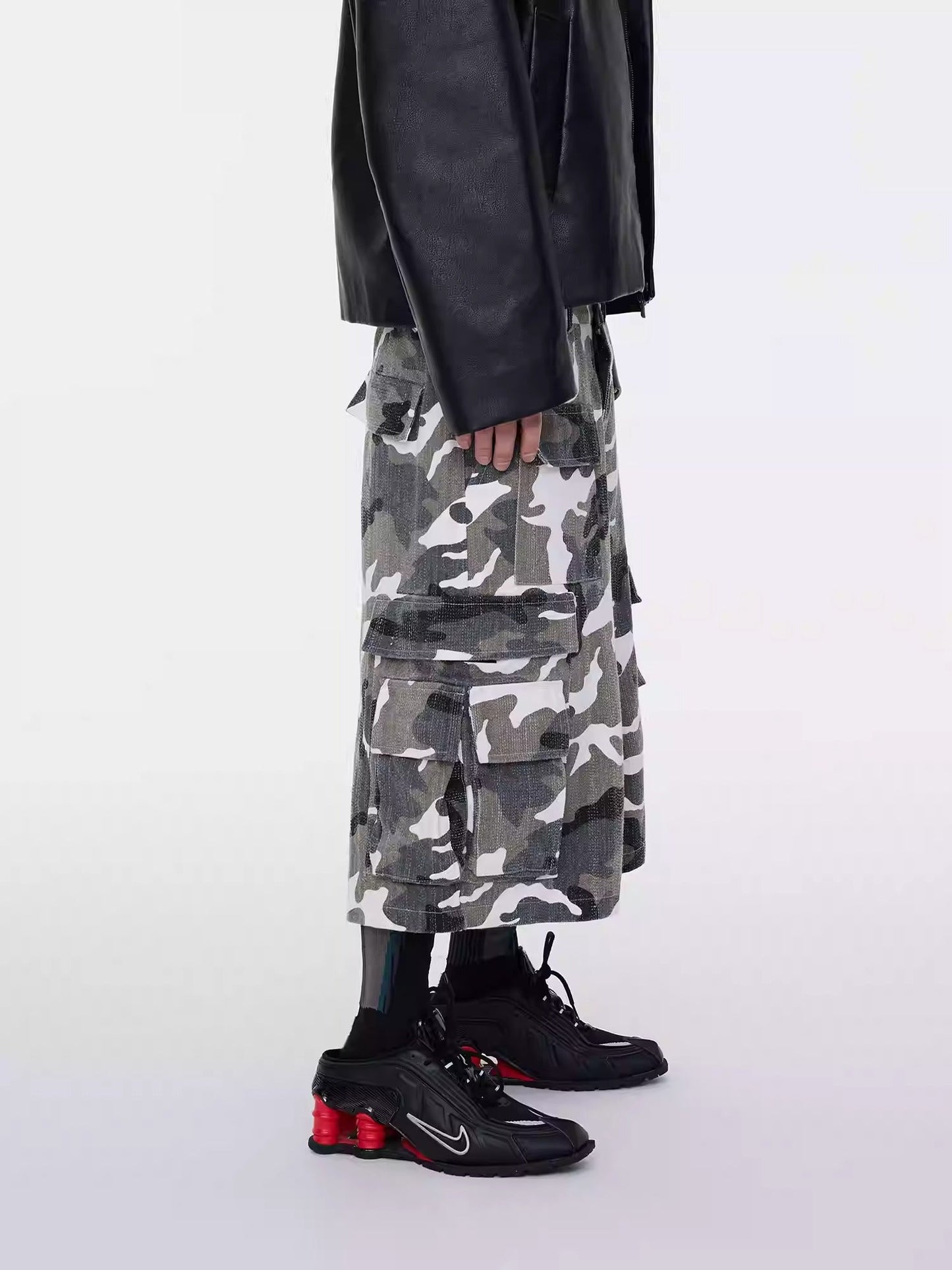 Washed White Camo Multi-Pocket Distressed Cargo Shorts
 [ID:0555PA]