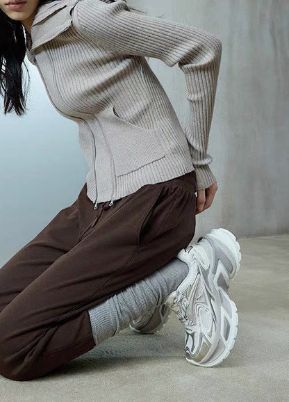 Futuristic-style chunky wide-sole sneakers  HL3285