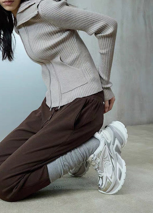 Futuristic-style chunky wide-sole sneakers  HL3285
