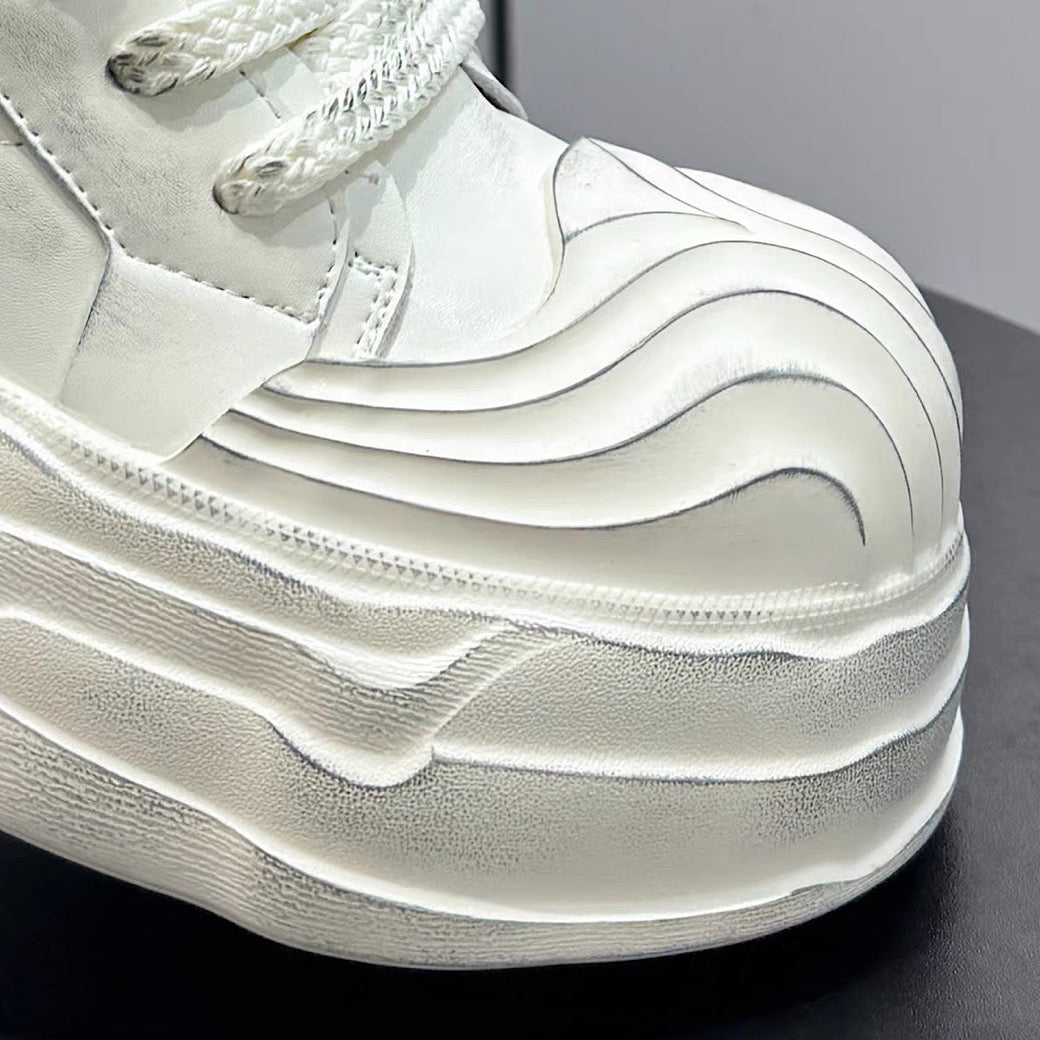 Simple monochrome platform sneakers