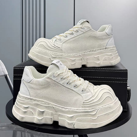 Retro/vintage-style chunky street sneakers  HL3287