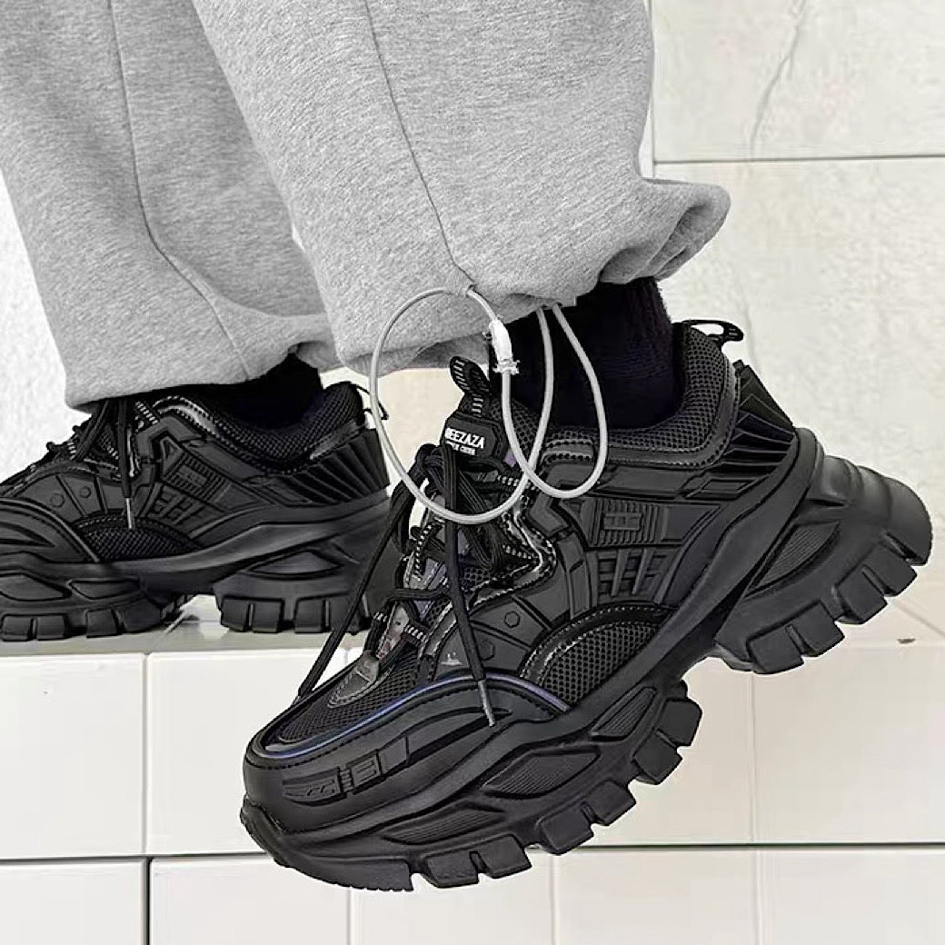 Upper with textured sole design, platform dad sneakers