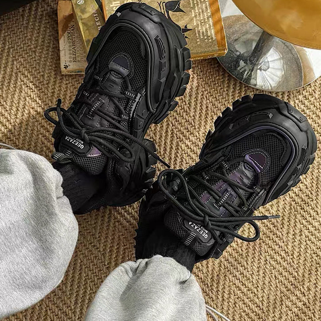 Upper with textured sole design, platform dad sneakers