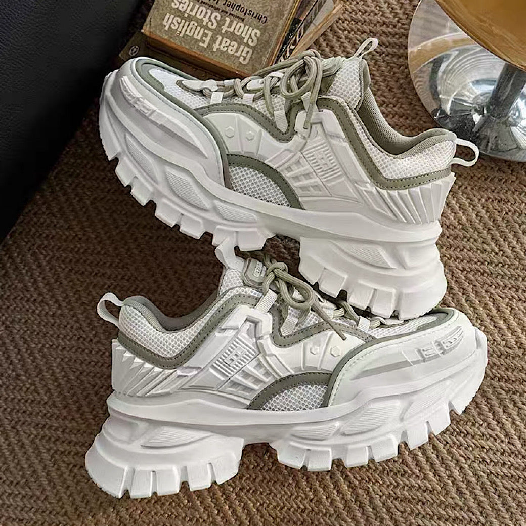 Upper with textured sole design, platform dad sneakers