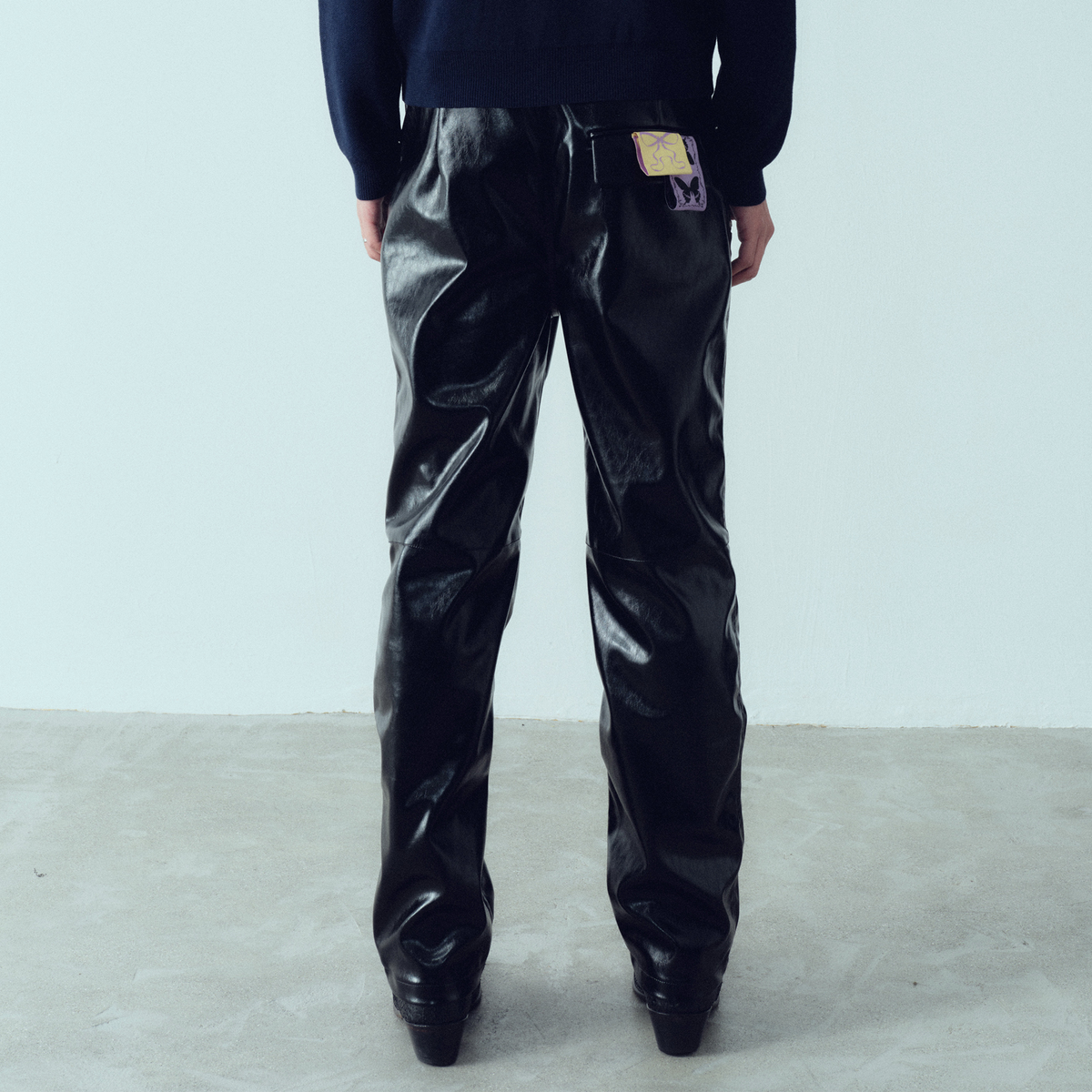 KADAKADA Glossy PU Straight-Leg Pants