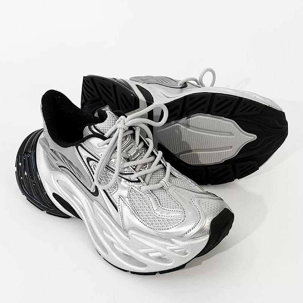 Wave gradient sole design sneakers