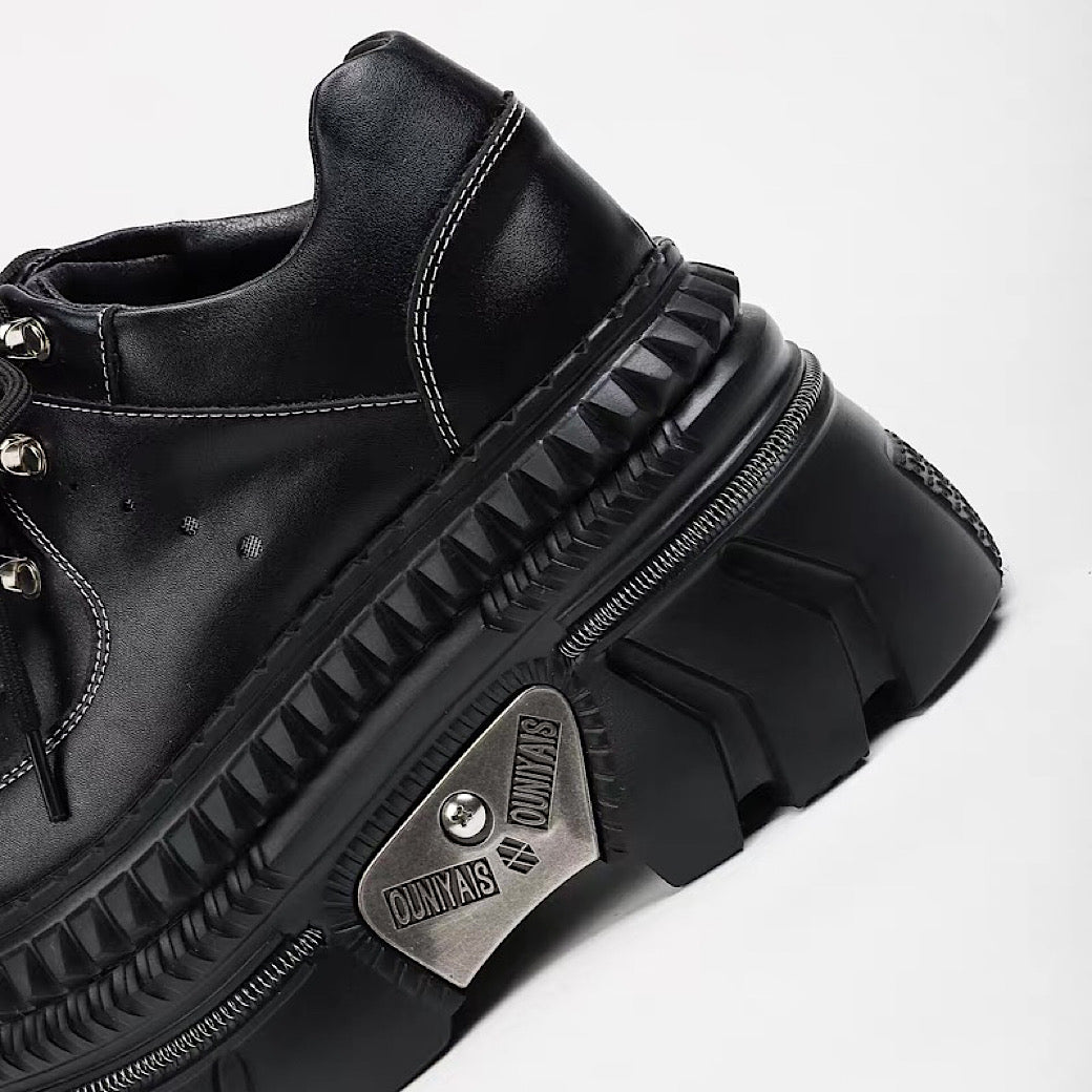 High-up platform silhouette black casual sneakers