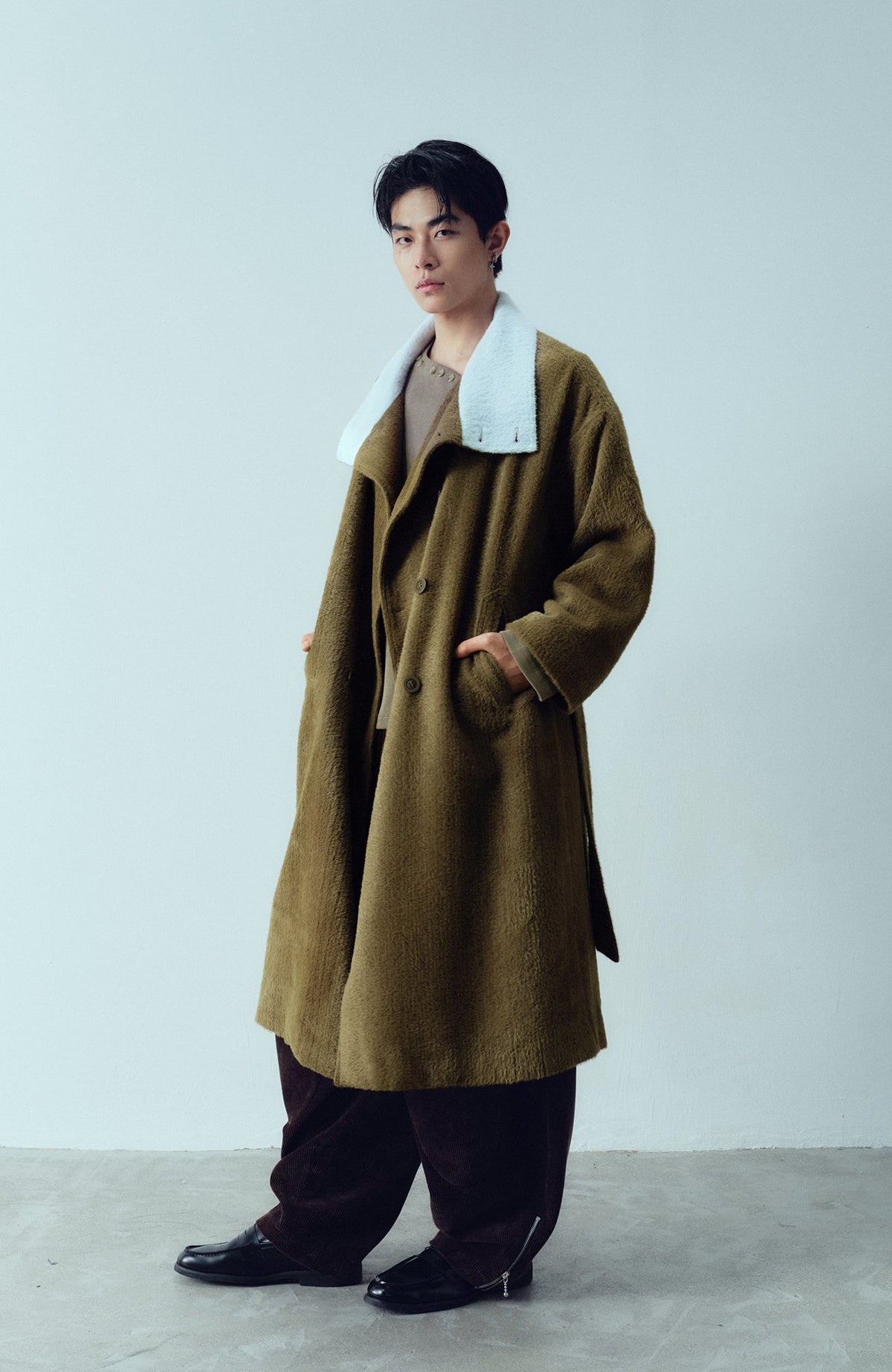 KADAKADA Double-Breasted Contrast Fuzzy Collar Overcoat