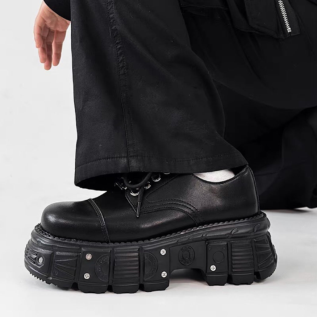 Thick-soled black basic color fashionable shoes