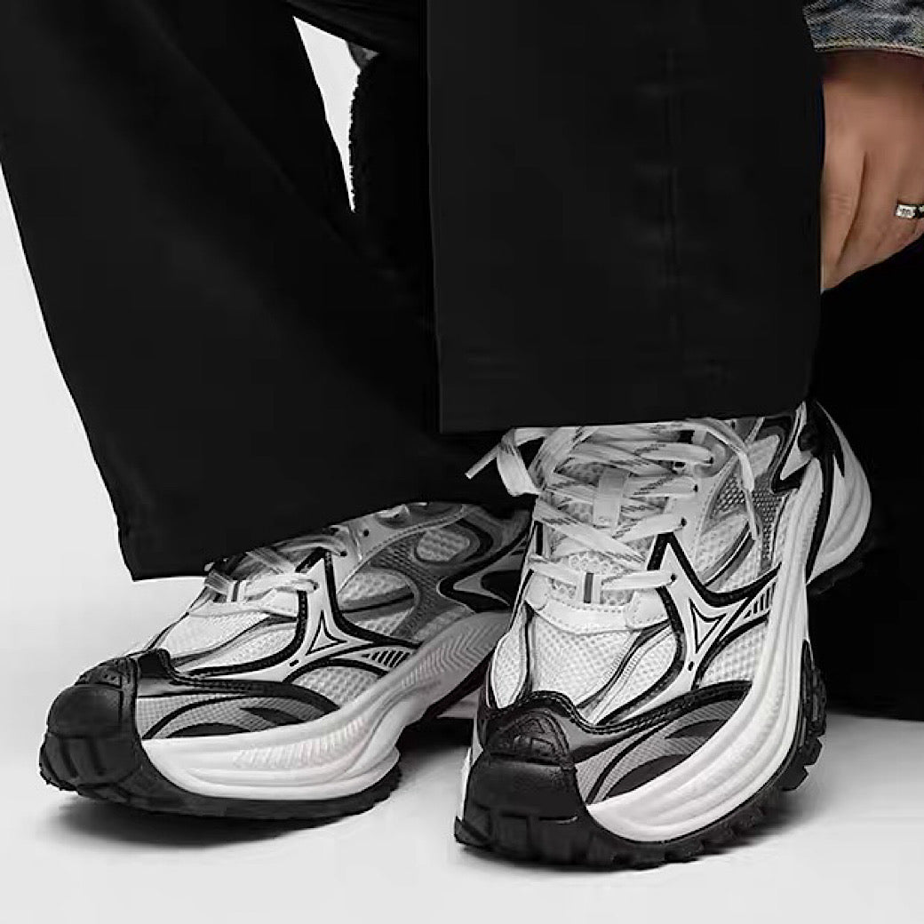 Mechanical sporty style platform sneakers