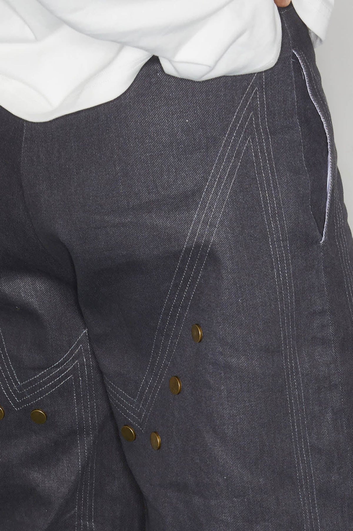 KADAKADA Rivet Raw Edge Shorts