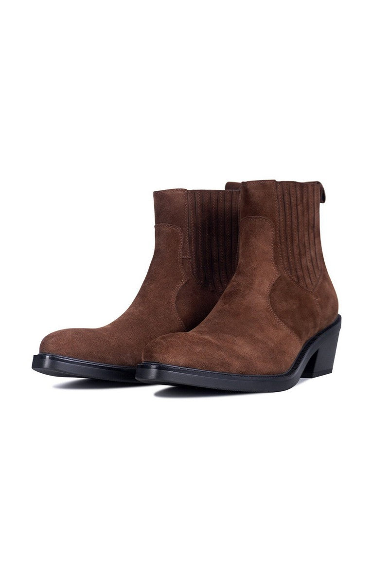 Calfskin Pointed Chelsea Boots