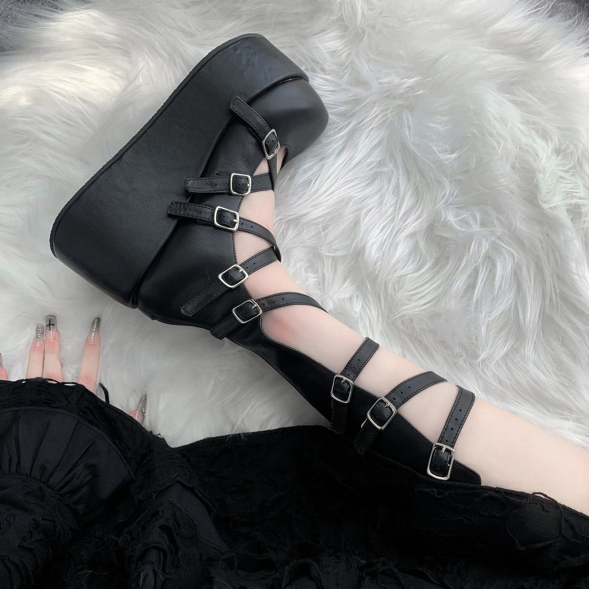 Roman Lace Platform Boots