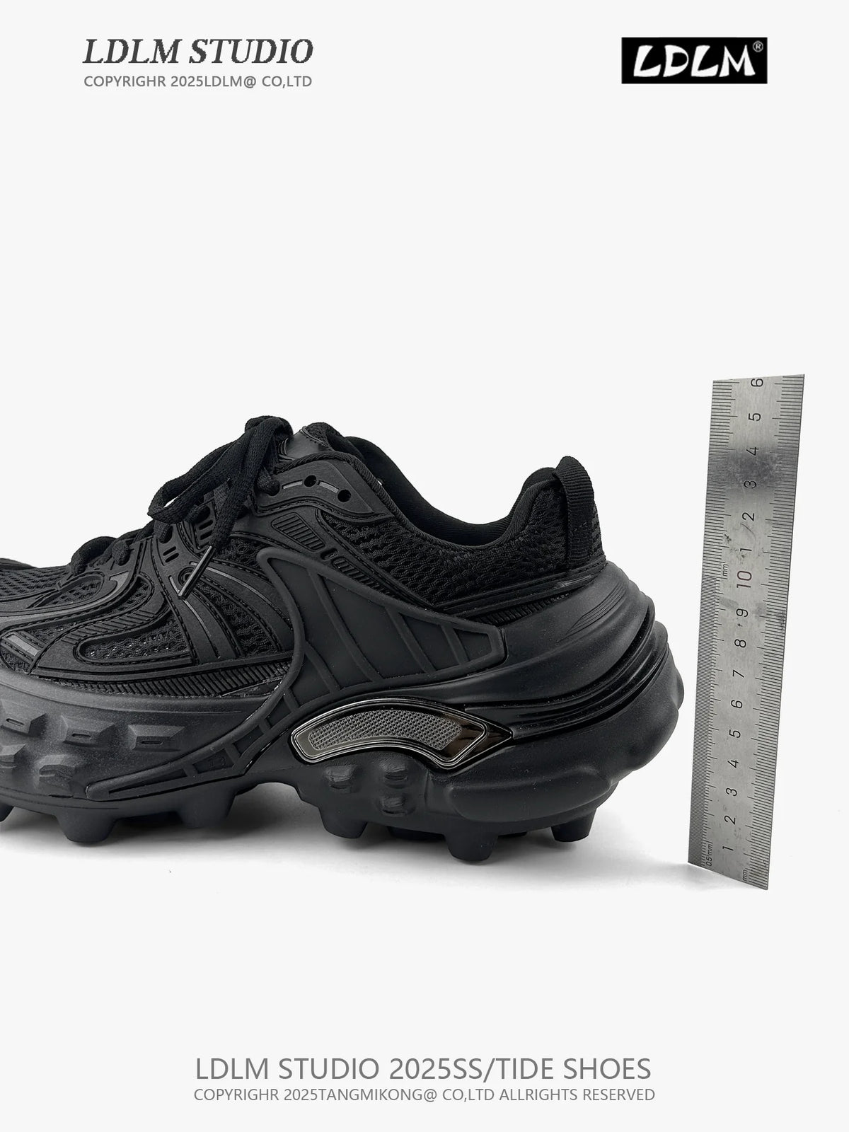 Lightweight Mesh Splicing Thick Sole Sporty Sneakers