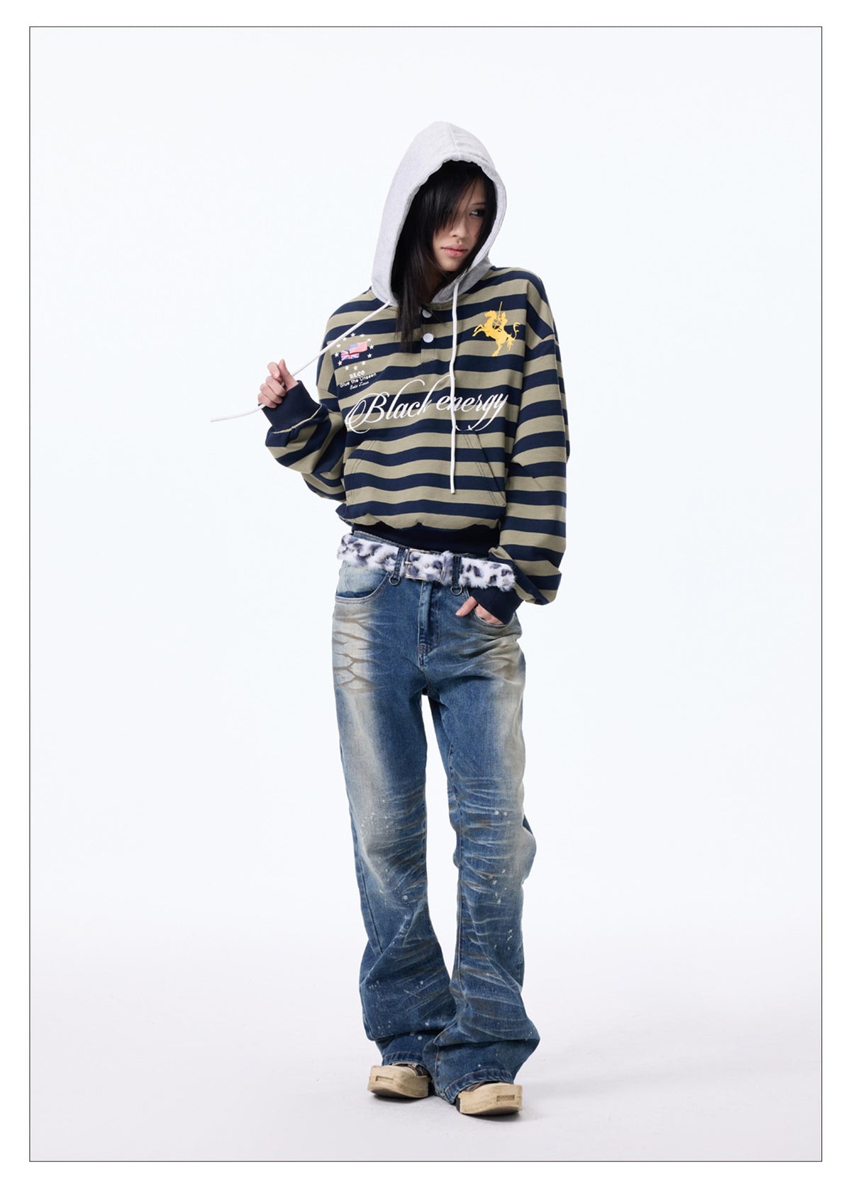 Washed Inward Curve Slim Fit Skinny Jeans