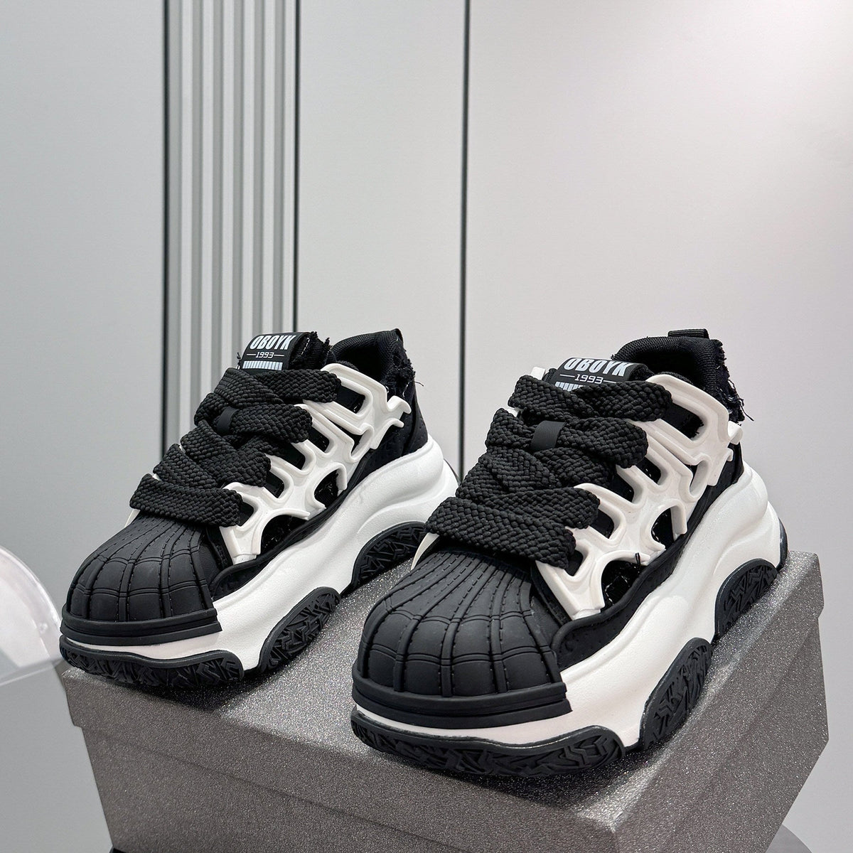 Shell Toe Rope Lace Damage Platform Sneakers