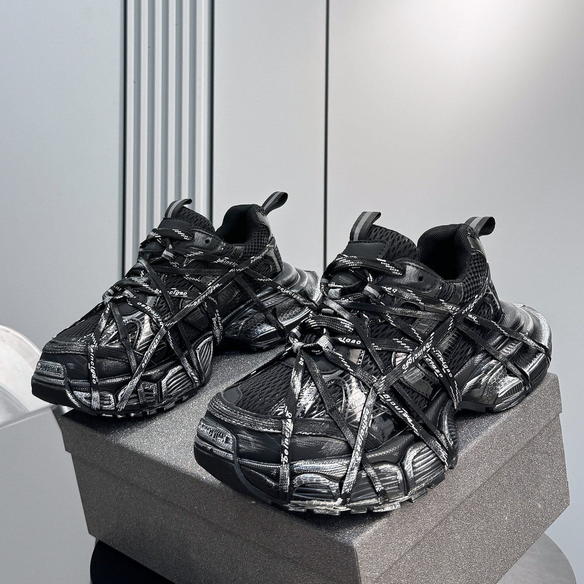 Mesh Strap Metallic Sneakers