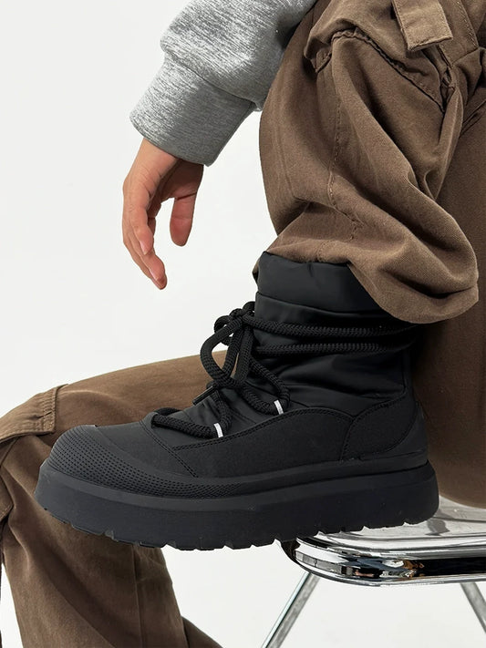 Black Winter Boots with Chunky Soles and Fleece Lining