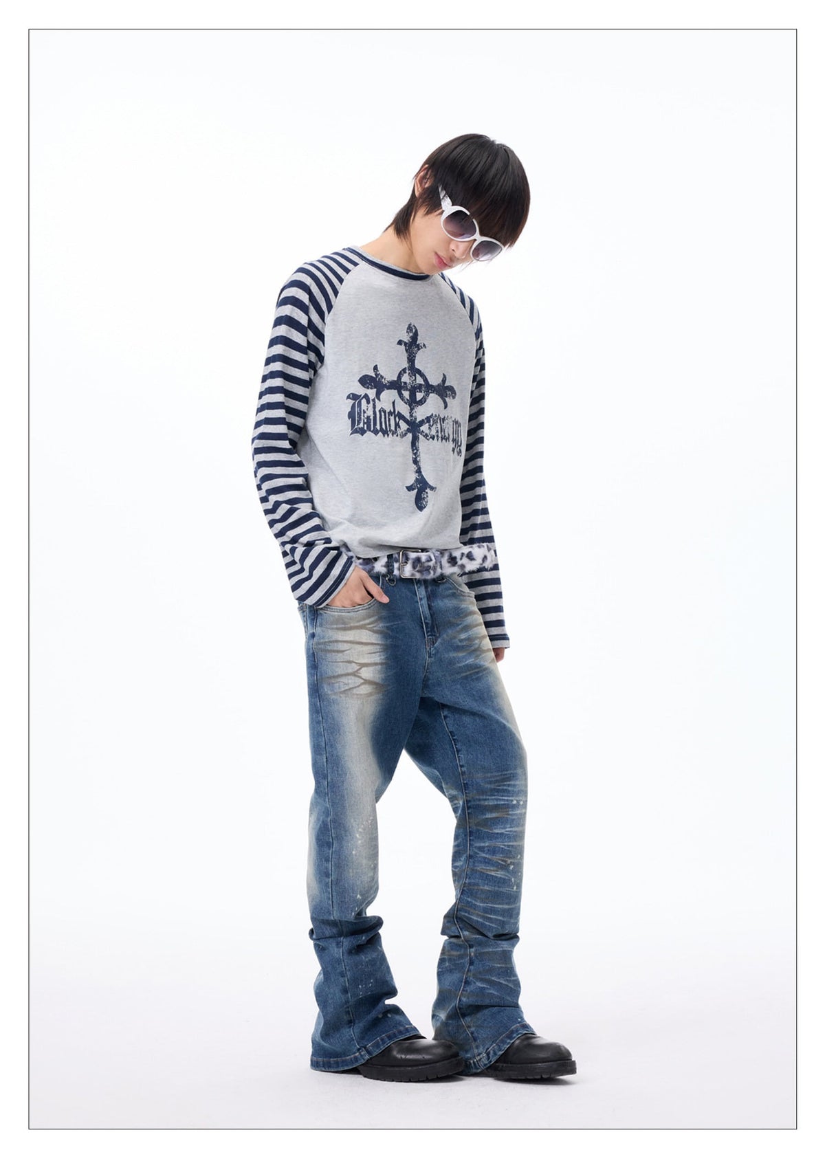 Washed Inward Curve Slim Fit Skinny Jeans
