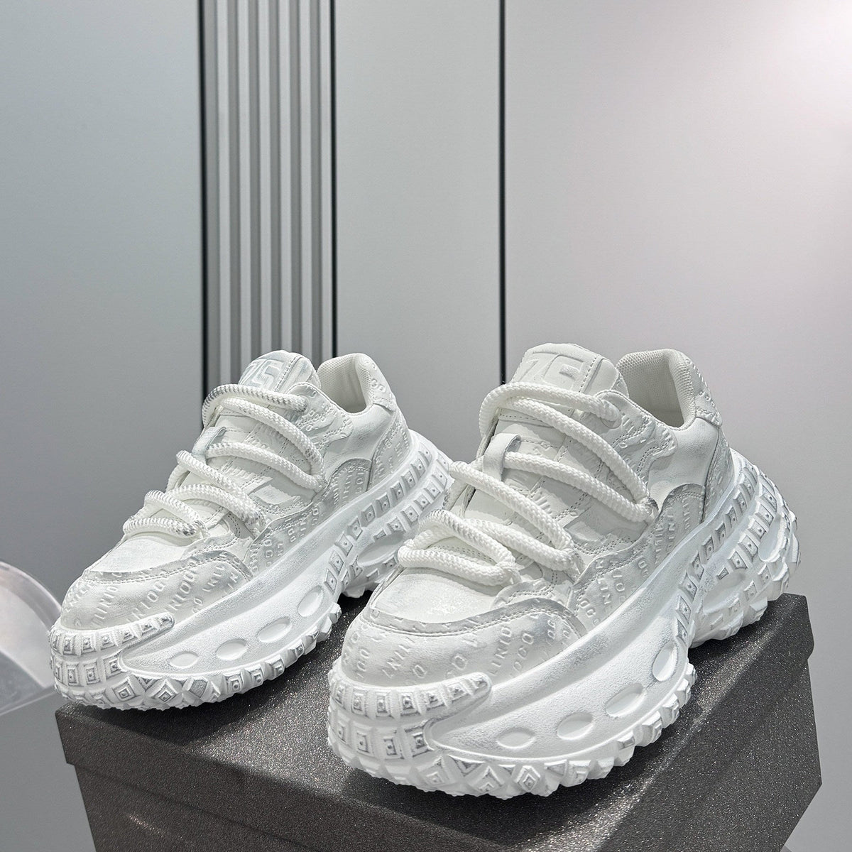 Embroidery Air Sole Chunky Sole Sneakers