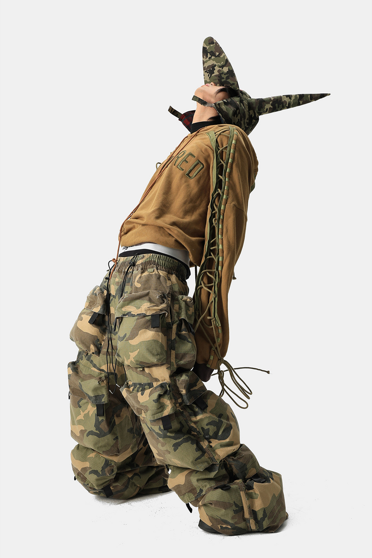 VANGUARDIA Camo Multi-Pocket Cotton Cargo Pants