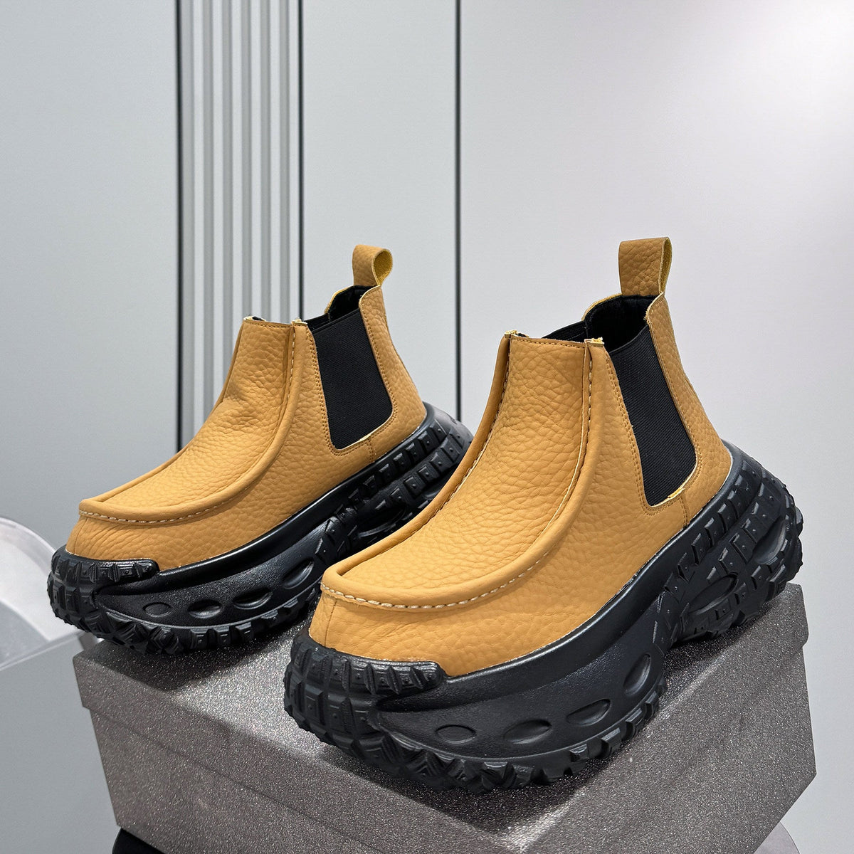 Thick-Sole Height-Increasing Chelsea Boots